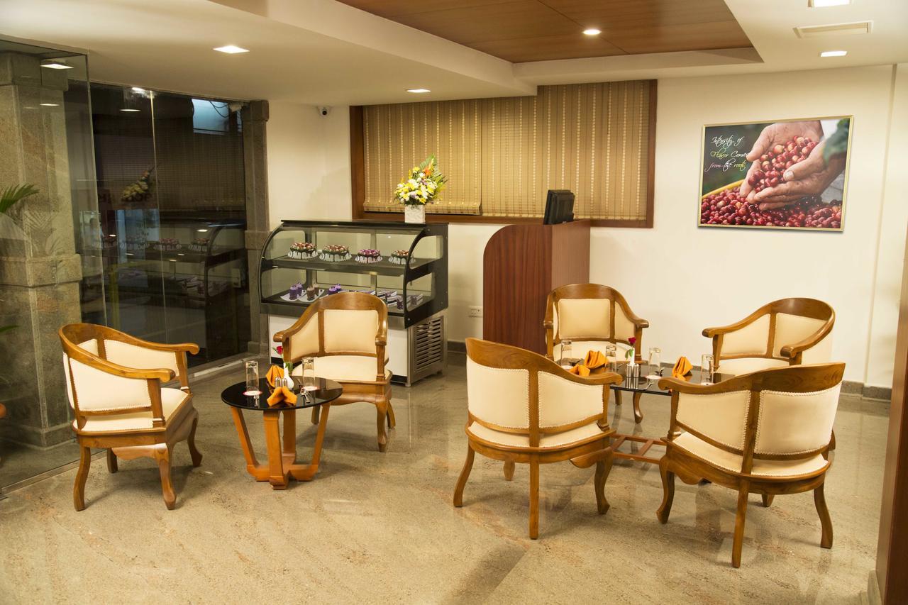 Hotel Rainbow Suites Каннур Экстерьер фото
