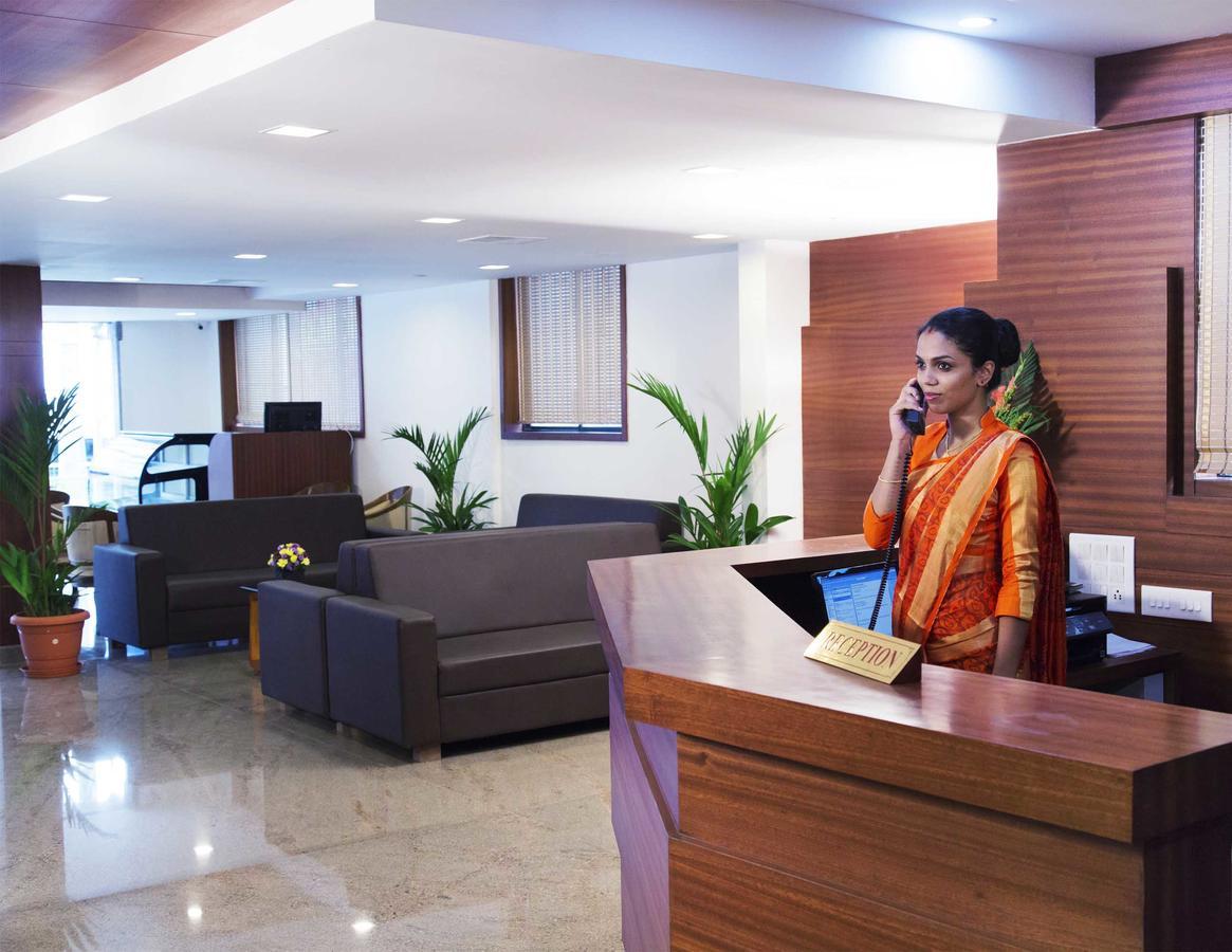 Hotel Rainbow Suites Каннур Экстерьер фото